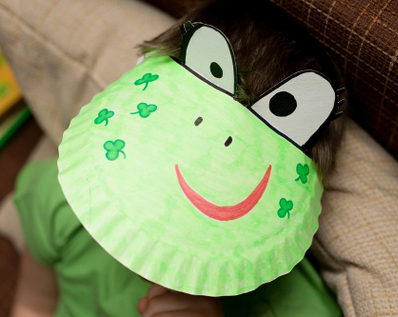 paper plate frog mask