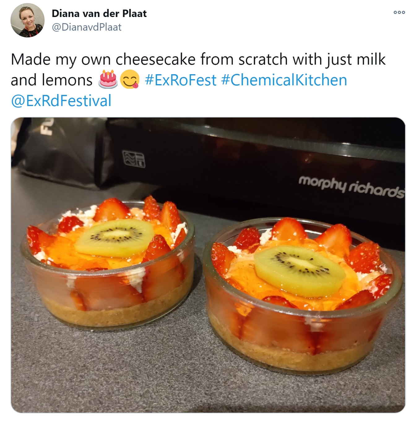 Tweet showing cheesecakes made at home